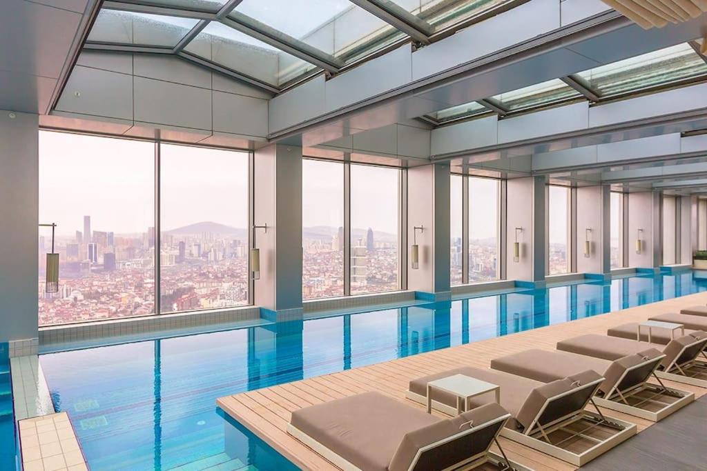 Emaar, Dinner At 102M With A View Of The Bosphorus Istanbul Bagian luar foto